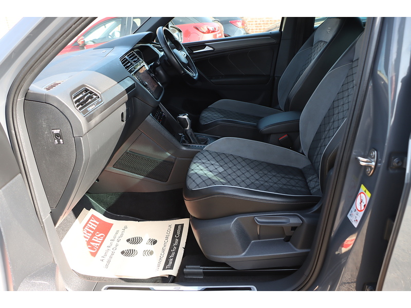 Volkswagen 1.5 TSI R-LINE SUV 5DR PETROL DSG AUTO HEATED SEATS SAT NAV BLUETOOTH DAB STEREO APPLE CARPLAY PARKING AIDS JUST 1 OWNER FROM NEW ONLY 40000 MILES FSH 72-74 Mitcham Road