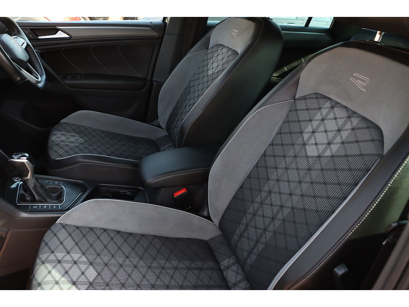 Volkswagen 1.5 TSI R-LINE SUV 5DR PETROL DSG AUTO HEATED SEATS SAT NAV BLUETOOTH DAB STEREO APPLE CARPLAY PARKING AIDS JUST 1 OWNER FROM NEW ONLY 40000 MILES FSH 72-74 Mitcham Road