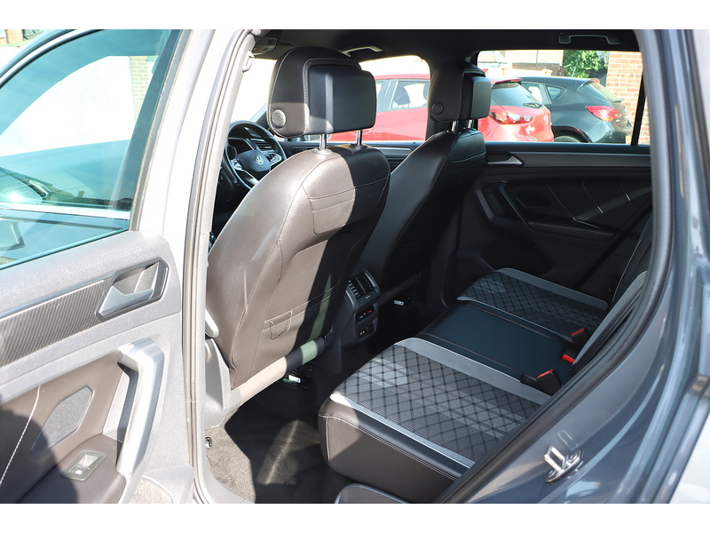 Volkswagen 1.5 TSI R-LINE SUV 5DR PETROL DSG AUTO HEATED SEATS SAT NAV BLUETOOTH DAB STEREO APPLE CARPLAY PARKING AIDS JUST 1 OWNER FROM NEW ONLY 40000 MILES FSH 72-74 Mitcham Road