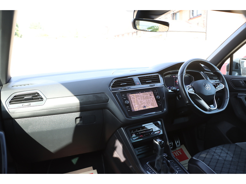 Volkswagen 1.5 TSI R-LINE SUV 5DR PETROL DSG AUTO HEATED SEATS SAT NAV BLUETOOTH DAB STEREO APPLE CARPLAY PARKING AIDS JUST 1 OWNER FROM NEW ONLY 40000 MILES FSH 72-74 Mitcham Road