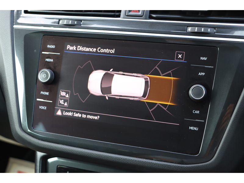 Volkswagen 1.5 TSI R-LINE SUV 5DR PETROL DSG AUTO HEATED SEATS SAT NAV BLUETOOTH DAB STEREO APPLE CARPLAY PARKING AIDS JUST 1 OWNER FROM NEW ONLY 40000 MILES FSH 72-74 Mitcham Road