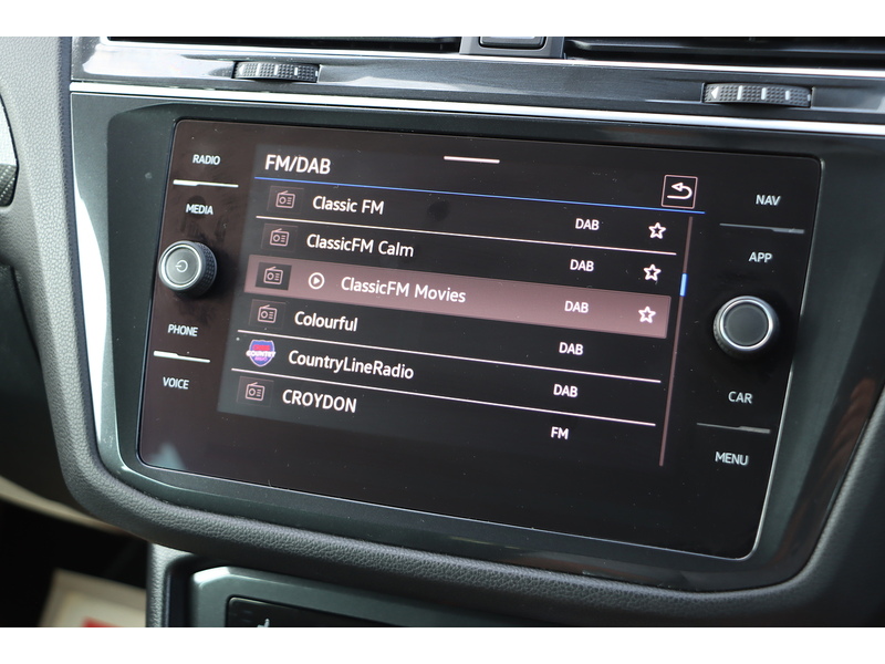 Volkswagen 1.5 TSI R-LINE SUV 5DR PETROL DSG AUTO HEATED SEATS SAT NAV BLUETOOTH DAB STEREO APPLE CARPLAY PARKING AIDS JUST 1 OWNER FROM NEW ONLY 40000 MILES FSH 72-74 Mitcham Road