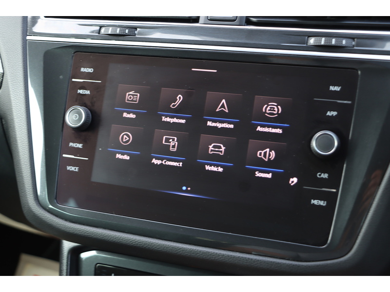 Volkswagen 1.5 TSI R-LINE SUV 5DR PETROL DSG AUTO HEATED SEATS SAT NAV BLUETOOTH DAB STEREO APPLE CARPLAY PARKING AIDS JUST 1 OWNER FROM NEW ONLY 40000 MILES FSH 72-74 Mitcham Road