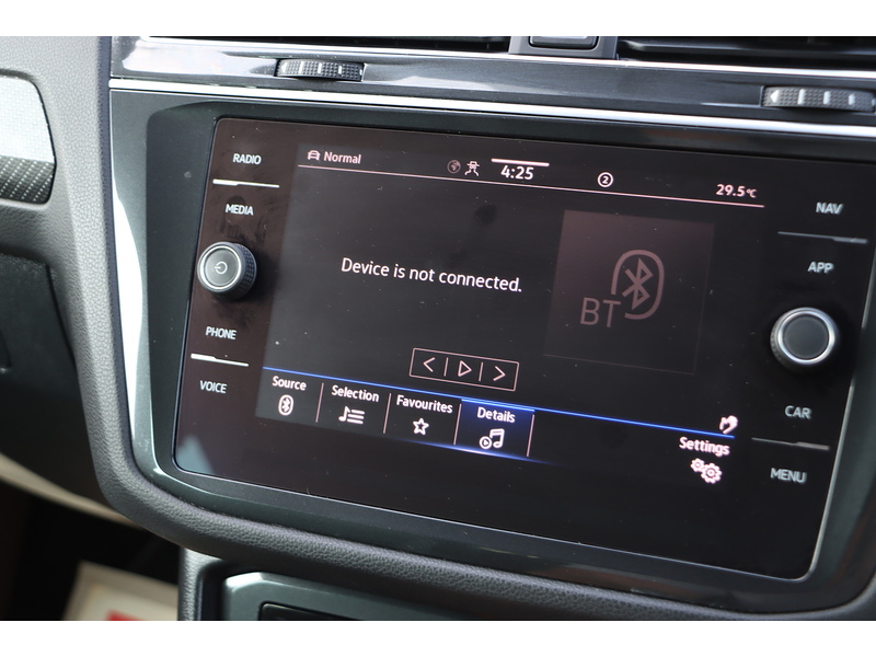 Volkswagen 1.5 TSI R-LINE SUV 5DR PETROL DSG AUTO HEATED SEATS SAT NAV BLUETOOTH DAB STEREO APPLE CARPLAY PARKING AIDS JUST 1 OWNER FROM NEW ONLY 40000 MILES FSH 72-74 Mitcham Road