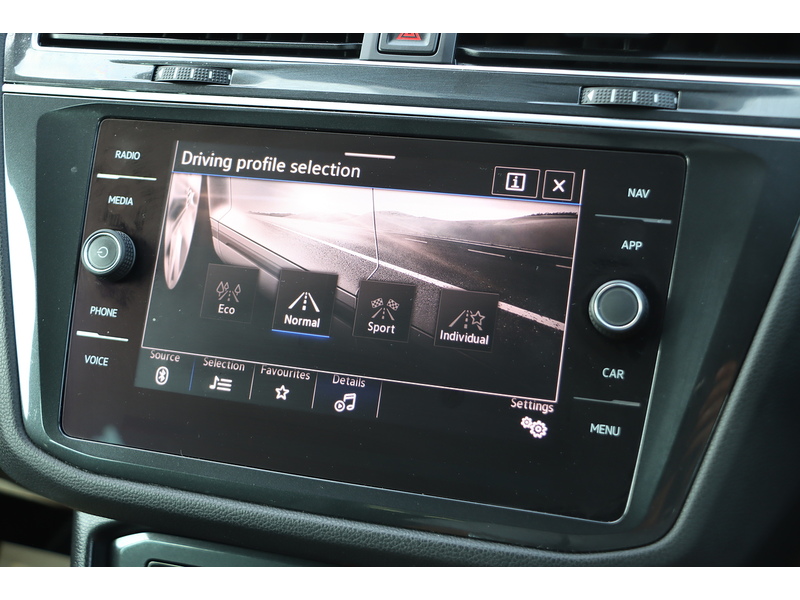 Volkswagen 1.5 TSI R-LINE SUV 5DR PETROL DSG AUTO HEATED SEATS SAT NAV BLUETOOTH DAB STEREO APPLE CARPLAY PARKING AIDS JUST 1 OWNER FROM NEW ONLY 40000 MILES FSH 72-74 Mitcham Road