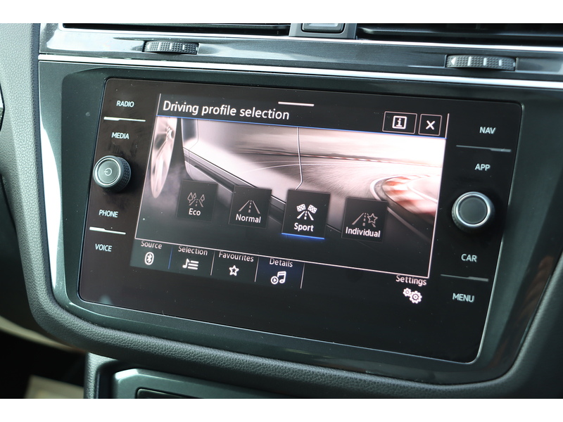 Volkswagen 1.5 TSI R-LINE SUV 5DR PETROL DSG AUTO HEATED SEATS SAT NAV BLUETOOTH DAB STEREO APPLE CARPLAY PARKING AIDS JUST 1 OWNER FROM NEW ONLY 40000 MILES FSH 72-74 Mitcham Road