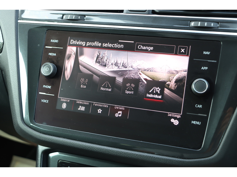 Volkswagen 1.5 TSI R-LINE SUV 5DR PETROL DSG AUTO HEATED SEATS SAT NAV BLUETOOTH DAB STEREO APPLE CARPLAY PARKING AIDS JUST 1 OWNER FROM NEW ONLY 40000 MILES FSH 72-74 Mitcham Road