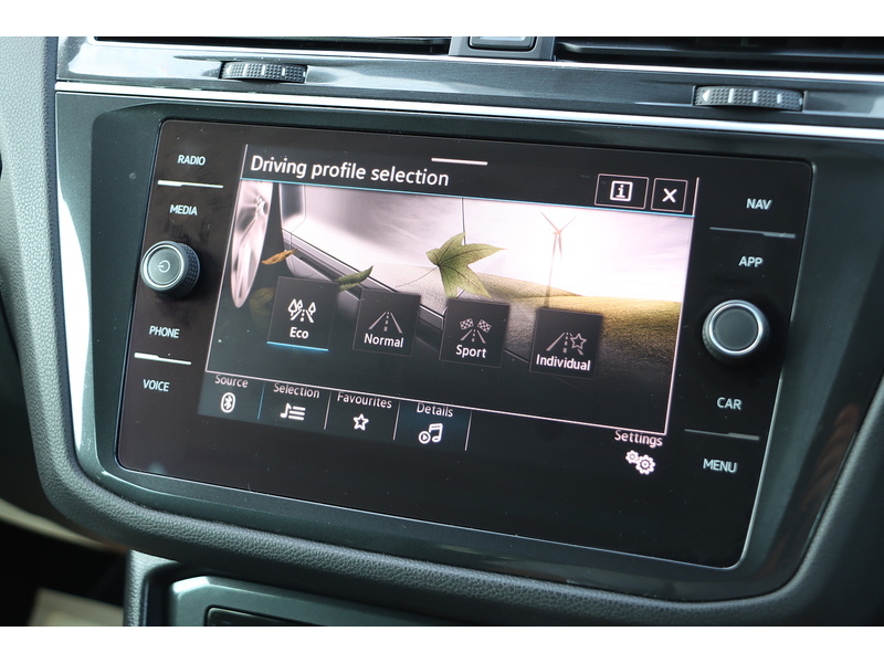 Volkswagen 1.5 TSI R-LINE SUV 5DR PETROL DSG AUTO HEATED SEATS SAT NAV BLUETOOTH DAB STEREO APPLE CARPLAY PARKING AIDS JUST 1 OWNER FROM NEW ONLY 40000 MILES FSH 72-74 Mitcham Road