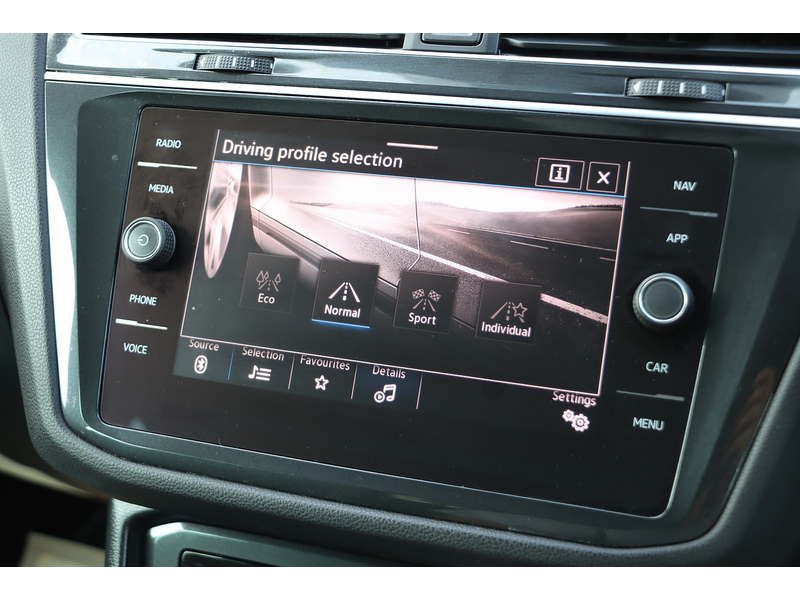 Volkswagen 1.5 TSI R-LINE SUV 5DR PETROL DSG AUTO HEATED SEATS SAT NAV BLUETOOTH DAB STEREO APPLE CARPLAY PARKING AIDS JUST 1 OWNER FROM NEW ONLY 40000 MILES FSH 72-74 Mitcham Road