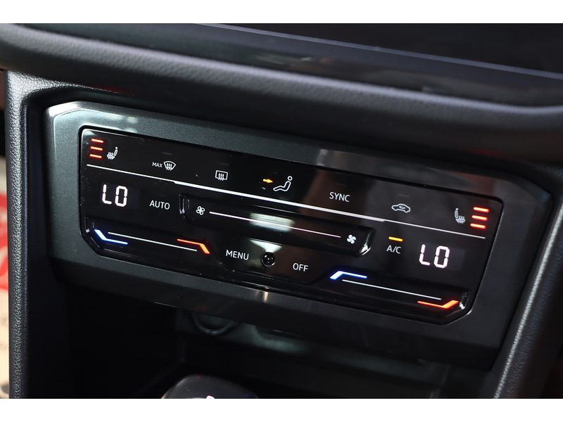 Volkswagen 1.5 TSI R-LINE SUV 5DR PETROL DSG AUTO HEATED SEATS SAT NAV BLUETOOTH DAB STEREO APPLE CARPLAY PARKING AIDS JUST 1 OWNER FROM NEW ONLY 40000 MILES FSH 72-74 Mitcham Road