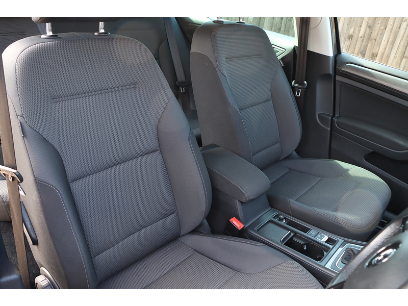 Volkswagen 1.5 TSI EVO MATCH HATCHBACK 5DR PETROL DSG AUTO SAT NAV BLUETOOTH DAB STEREO USB INPUT APPLE CARPLAY PARKING AIDS ONLY 13000 MILES FSH NO ULEZ CHARGE 72-74 Mitcham Road