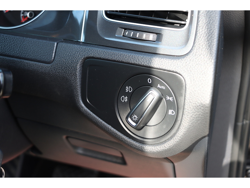 Volkswagen 1.5 TSI EVO MATCH HATCHBACK 5DR PETROL DSG AUTO SAT NAV BLUETOOTH DAB STEREO USB INPUT APPLE CARPLAY PARKING AIDS ONLY 13000 MILES FSH NO ULEZ CHARGE 72-74 Mitcham Road