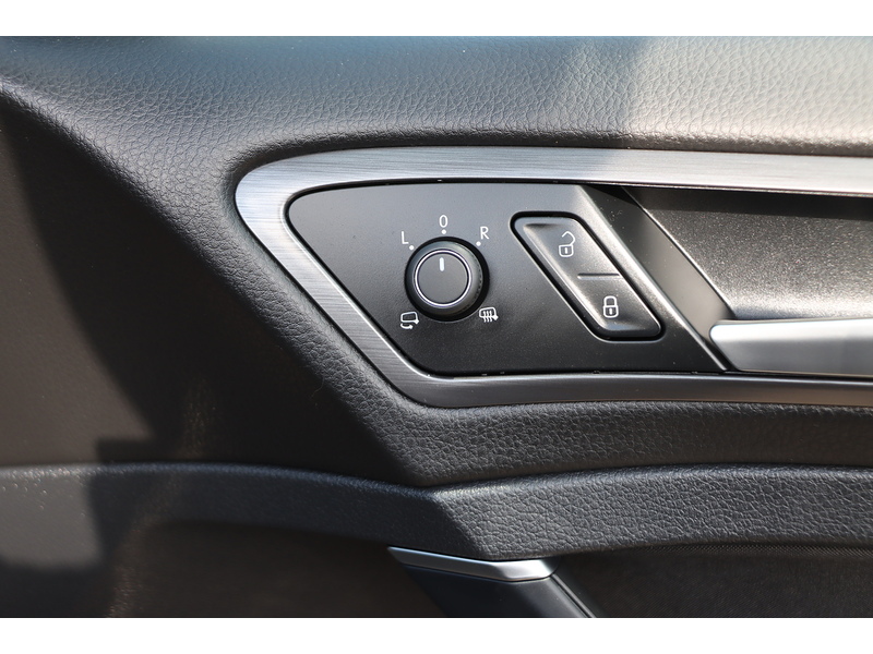 Volkswagen 1.5 TSI EVO MATCH HATCHBACK 5DR PETROL DSG AUTO SAT NAV BLUETOOTH DAB STEREO USB INPUT APPLE CARPLAY PARKING AIDS ONLY 13000 MILES FSH NO ULEZ CHARGE 72-74 Mitcham Road