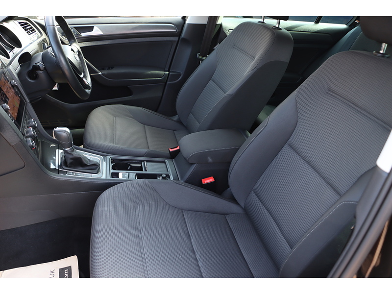 Volkswagen 1.5 TSI EVO MATCH HATCHBACK 5DR PETROL DSG AUTO SAT NAV BLUETOOTH DAB STEREO USB INPUT APPLE CARPLAY PARKING AIDS ONLY 13000 MILES FSH NO ULEZ CHARGE 72-74 Mitcham Road