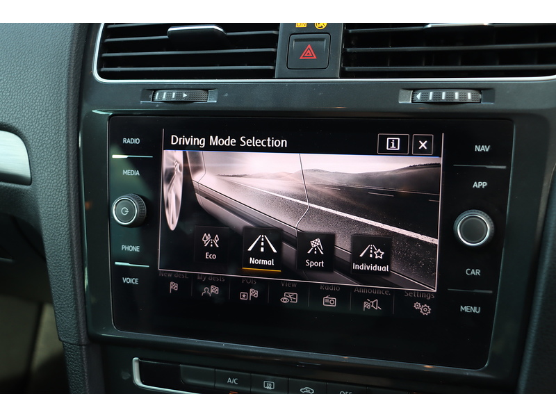 Volkswagen 1.5 TSI EVO MATCH HATCHBACK 5DR PETROL DSG AUTO SAT NAV BLUETOOTH DAB STEREO USB INPUT APPLE CARPLAY PARKING AIDS ONLY 13000 MILES FSH NO ULEZ CHARGE 72-74 Mitcham Road