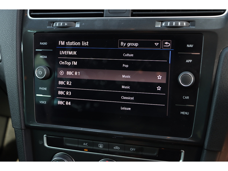 Volkswagen 1.5 TSI EVO MATCH HATCHBACK 5DR PETROL DSG AUTO SAT NAV BLUETOOTH DAB STEREO USB INPUT APPLE CARPLAY PARKING AIDS ONLY 13000 MILES FSH NO ULEZ CHARGE 72-74 Mitcham Road