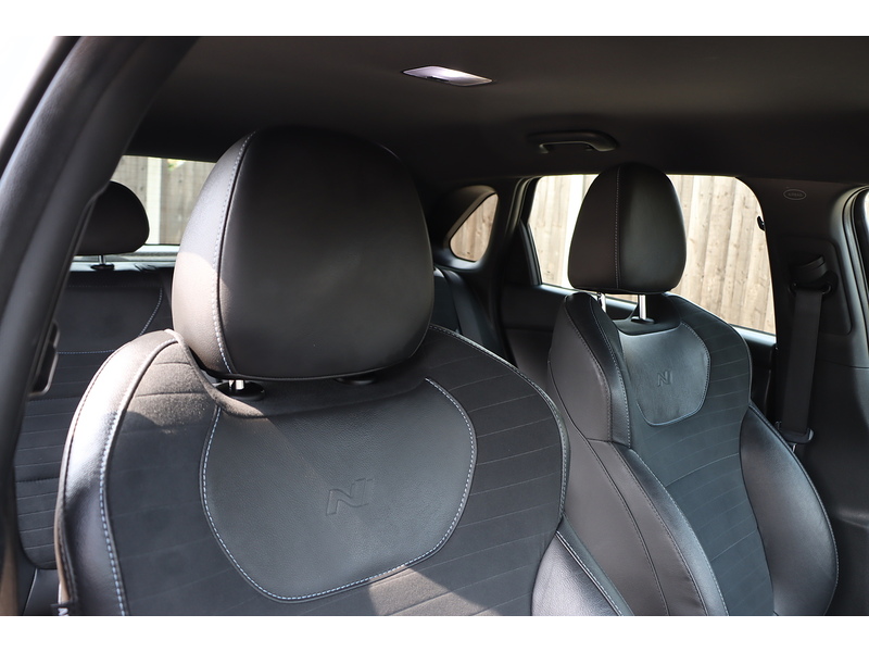 Hyundai 2.0 T-GDI N PERFORMANCE FASTBACK 5DR PETROL MANUAL HEATED SEATS SATNAV BLUETOOTH DAB RADIO APPLE CARPLAY REAR CAMERA PARKING AIDS ONLY 59000 MILES FSH 72-74 Mitcham Road