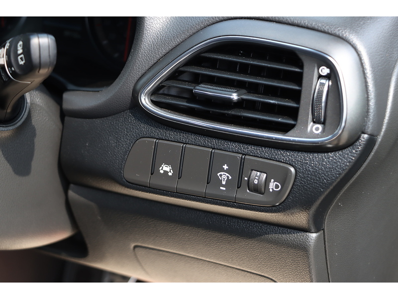 Hyundai 2.0 T-GDI N PERFORMANCE FASTBACK 5DR PETROL MANUAL HEATED SEATS SATNAV BLUETOOTH DAB RADIO APPLE CARPLAY REAR CAMERA PARKING AIDS ONLY 59000 MILES FSH 72-74 Mitcham Road