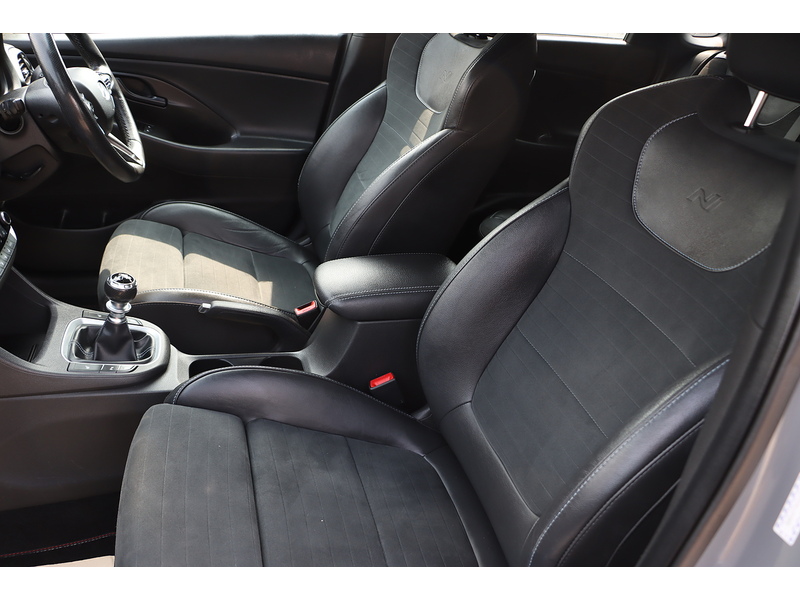 Hyundai 2.0 T-GDI N PERFORMANCE FASTBACK 5DR PETROL MANUAL HEATED SEATS SATNAV BLUETOOTH DAB RADIO APPLE CARPLAY REAR CAMERA PARKING AIDS ONLY 59000 MILES FSH 72-74 Mitcham Road