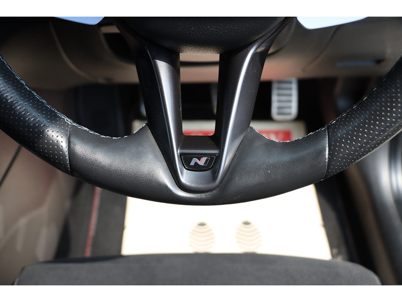 Hyundai 2.0 T-GDI N PERFORMANCE FASTBACK 5DR PETROL MANUAL HEATED SEATS SATNAV BLUETOOTH DAB RADIO APPLE CARPLAY REAR CAMERA PARKING AIDS ONLY 59000 MILES FSH 72-74 Mitcham Road