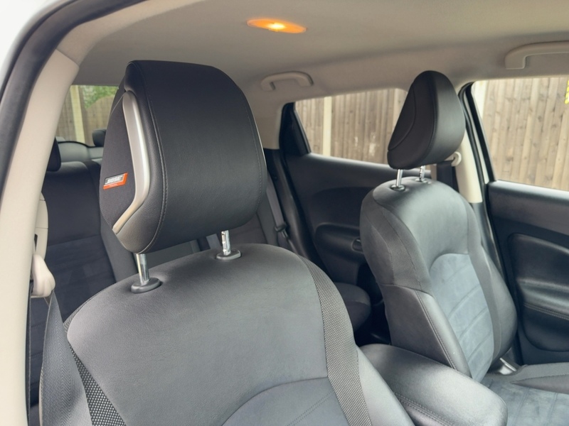 Nissan 1.2 DIG-T BOSE PERSONAL EDITION SUV 5DR PETROL MANUAL SAT NAV BLUETOOTH DAB STEREO CD PLAYER USB INPUT REAR CAMERA ONLY 38000 MILES SH NO ULEZ CHARGE 72-74 Mitcham Road