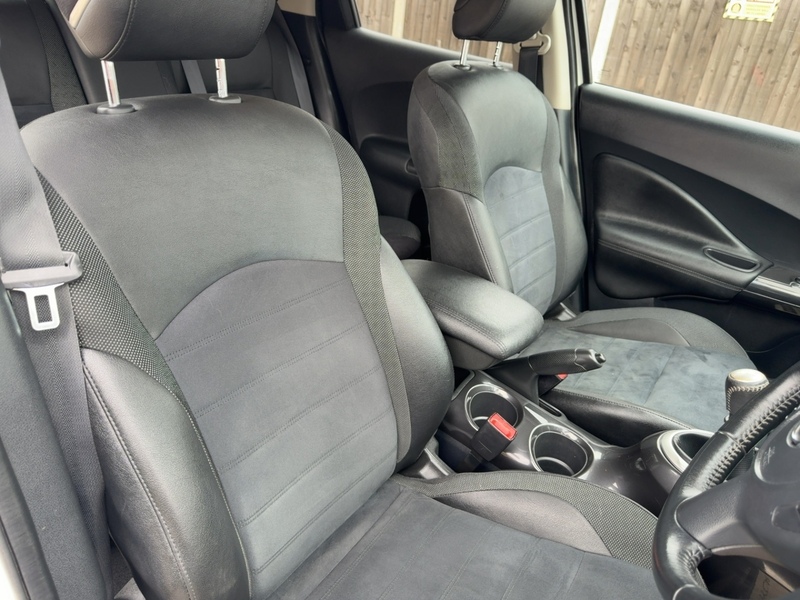 Nissan 1.2 DIG-T BOSE PERSONAL EDITION SUV 5DR PETROL MANUAL SAT NAV BLUETOOTH DAB STEREO CD PLAYER USB INPUT REAR CAMERA ONLY 38000 MILES SH NO ULEZ CHARGE 72-74 Mitcham Road