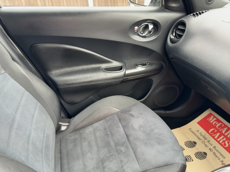 Nissan 1.2 DIG-T BOSE PERSONAL EDITION SUV 5DR PETROL MANUAL SAT NAV BLUETOOTH DAB STEREO CD PLAYER USB INPUT REAR CAMERA ONLY 38000 MILES SH NO ULEZ CHARGE 72-74 Mitcham Road