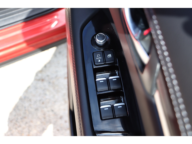 Mazda 2.0 SKYACTIV-G SPORT SUV 5DR PETROL MANUAL SUNROOF HEATED SEATS SATNAV BLUETOOTH APPLE CARPLAY REAR CAM PARKING AIDS JUST 1 OWNER ONLY 28000 MILES FSH 72-74 Mitcham Road