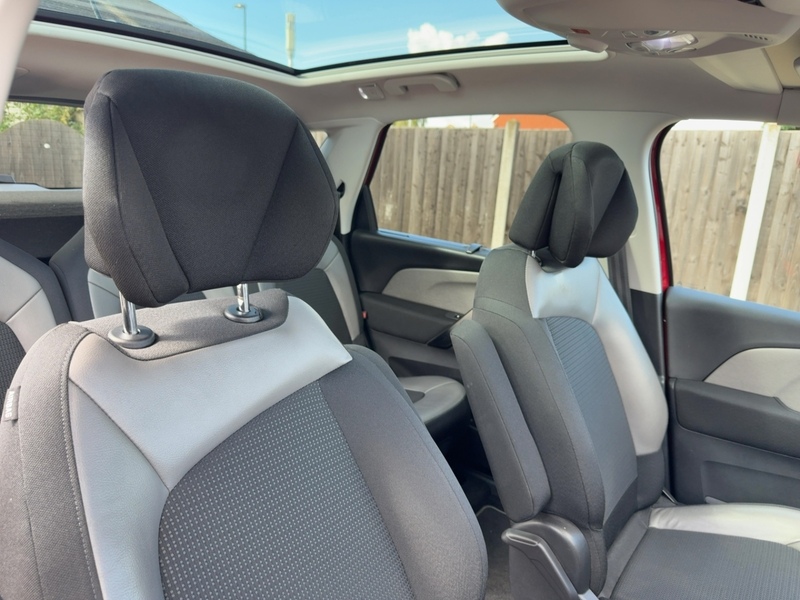 Citroen 1.2 PURETECH FLAIR MPV 5DR PETROL MANUAL SUNROOF SATNAV BLUETOOTH DAB RADIO APPLE CARPLAY REAR CAMERA PARKING AIDS 2 OWNERS 68000 MILES FSH 5 SERVICES 72-74 Mitcham Road