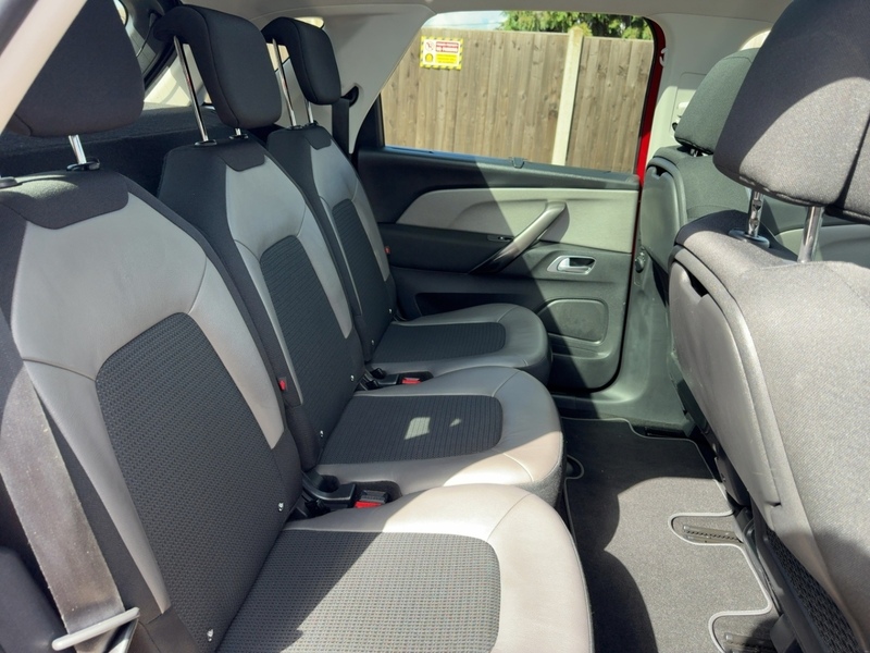 Citroen 1.2 PURETECH FLAIR MPV 5DR PETROL MANUAL SUNROOF SATNAV BLUETOOTH DAB RADIO APPLE CARPLAY REAR CAMERA PARKING AIDS 2 OWNERS 68000 MILES FSH 5 SERVICES 72-74 Mitcham Road