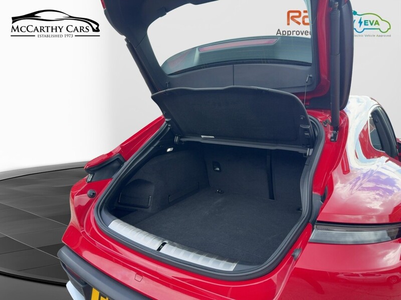 Porsche PERFORMANCE PLUS 93.4KWH 4S CROSS TURISMO 5DR ELECTRIC 4WD AUTO HEATED SEATS SAT NAV BLUETOOTH APPLE CARPLAY REAR CAMERA 1 OWNER ONLY 18000 MILES FSH 72-74 Mitcham Road