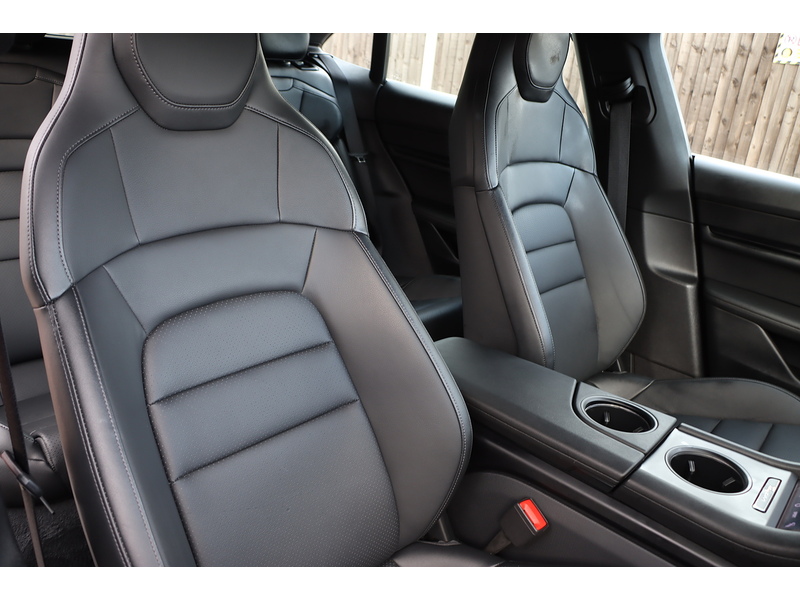 Porsche PERFORMANCE PLUS 93.4KWH 4S CROSS TURISMO 5DR ELECTRIC 4WD AUTO HEATED SEATS SAT NAV BLUETOOTH APPLE CARPLAY REAR CAMERA 1 OWNER ONLY 18000 MILES FSH 72-74 Mitcham Road