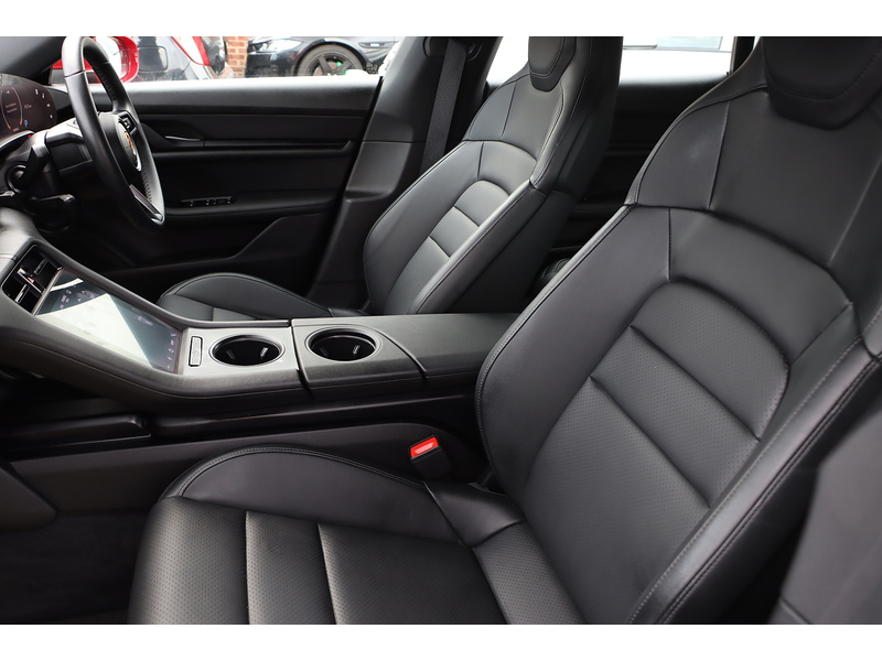 Porsche PERFORMANCE PLUS 93.4KWH 4S CROSS TURISMO 5DR ELECTRIC 4WD AUTO HEATED SEATS SAT NAV BLUETOOTH APPLE CARPLAY REAR CAMERA 1 OWNER ONLY 18000 MILES FSH 72-74 Mitcham Road