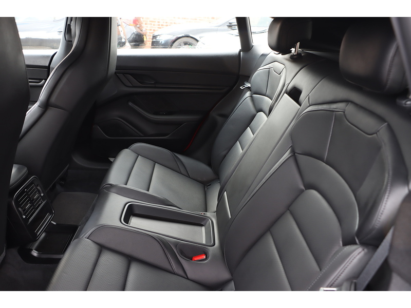 Porsche PERFORMANCE PLUS 93.4KWH 4S CROSS TURISMO 5DR ELECTRIC 4WD AUTO HEATED SEATS SAT NAV BLUETOOTH APPLE CARPLAY REAR CAMERA 1 OWNER ONLY 18000 MILES FSH 72-74 Mitcham Road