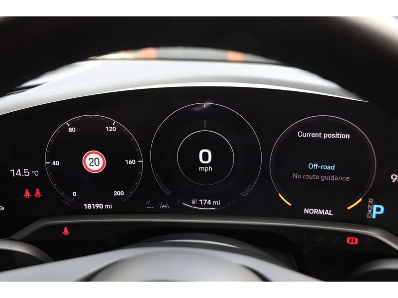 Porsche PERFORMANCE PLUS 93.4KWH 4S CROSS TURISMO 5DR ELECTRIC 4WD AUTO HEATED SEATS SAT NAV BLUETOOTH APPLE CARPLAY REAR CAMERA 1 OWNER ONLY 18000 MILES FSH 72-74 Mitcham Road