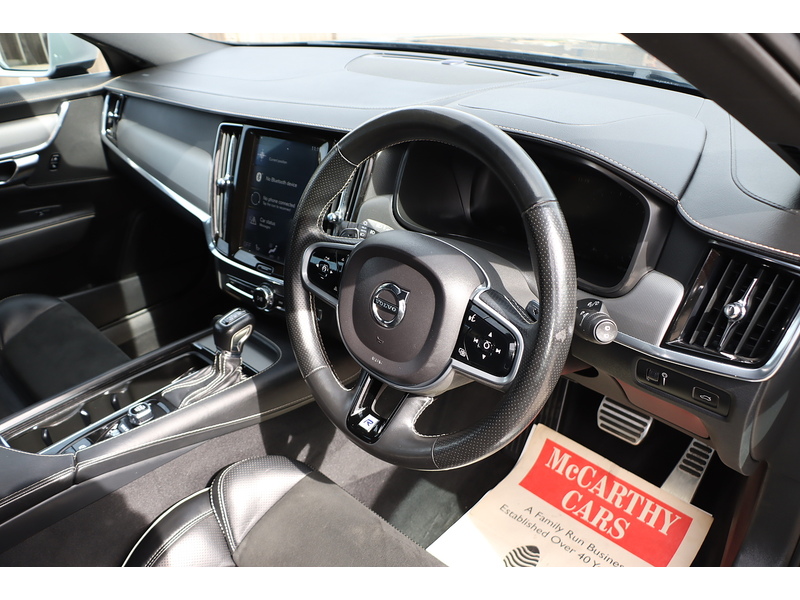 Volvo 2.0 T4 GPF R-DESIGN ESTATE 5DR PETROL AUTO HEATED SEATS SATELLITE NAVIGATION BLUETOOTH DAB STEREO USB INPUT PARKING AIDS 75000 MILES SH NO ULEZ CHARGE 72-74 Mitcham Road