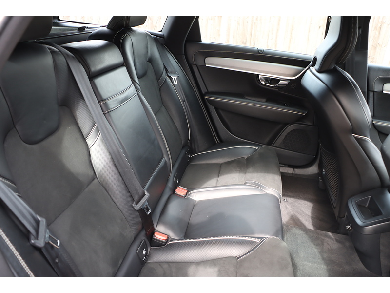 Volvo 2.0 T4 GPF R-DESIGN ESTATE 5DR PETROL AUTO HEATED SEATS SATELLITE NAVIGATION BLUETOOTH DAB STEREO USB INPUT PARKING AIDS 75000 MILES SH NO ULEZ CHARGE 72-74 Mitcham Road