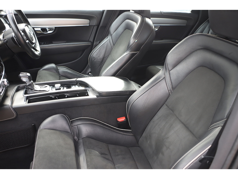 Volvo 2.0 T4 GPF R-DESIGN ESTATE 5DR PETROL AUTO HEATED SEATS SATELLITE NAVIGATION BLUETOOTH DAB STEREO USB INPUT PARKING AIDS 75000 MILES SH NO ULEZ CHARGE 72-74 Mitcham Road