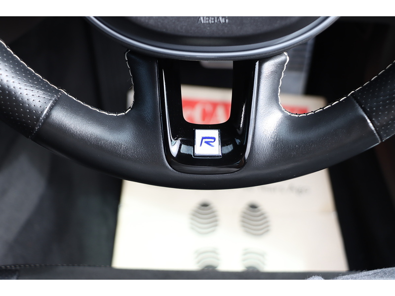 Volvo 2.0 T4 GPF R-DESIGN ESTATE 5DR PETROL AUTO HEATED SEATS SATELLITE NAVIGATION BLUETOOTH DAB STEREO USB INPUT PARKING AIDS 75000 MILES SH NO ULEZ CHARGE 72-74 Mitcham Road