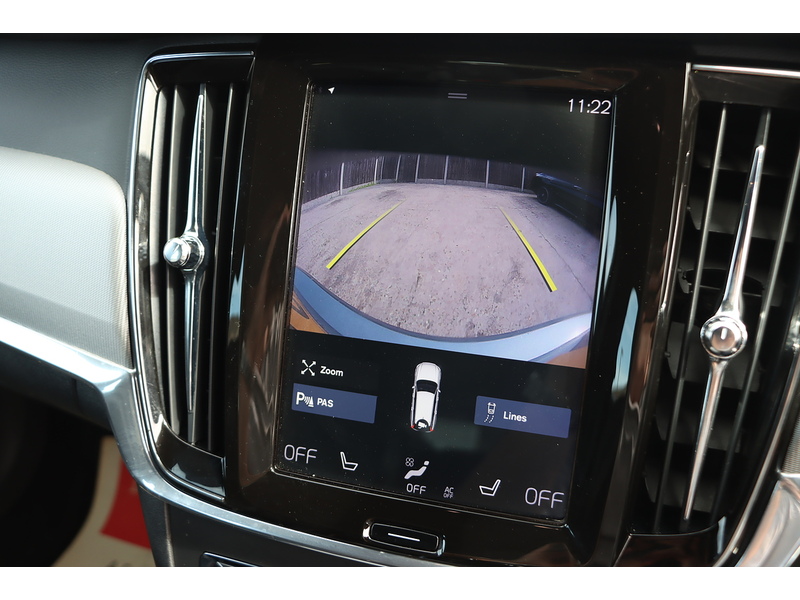 Volvo 2.0 T4 GPF R-DESIGN ESTATE 5DR PETROL AUTO HEATED SEATS SATELLITE NAVIGATION BLUETOOTH DAB STEREO USB INPUT PARKING AIDS 75000 MILES SH NO ULEZ CHARGE 72-74 Mitcham Road