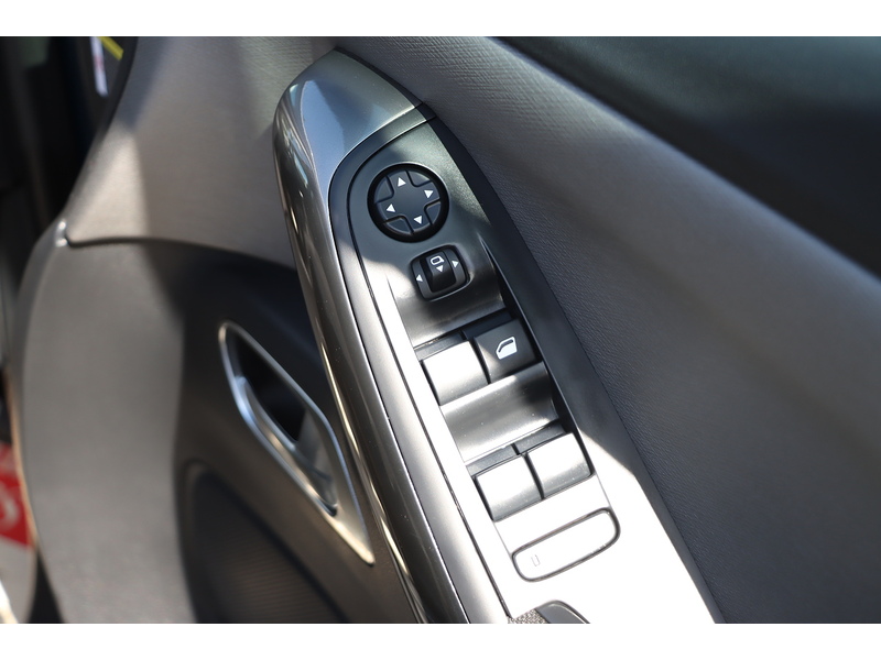 Citroen 1.2 PURETECH SENSE MPV 5DR PETROL EAT8 MANUAL 7 SEATER SATNAV BLUETOOTH APPLE CARPLAY REAR CAMERA PARKING AID 2 OWNERS ONLY 14000 MILES FSH 3 SERVICES 72-74 Mitcham Road