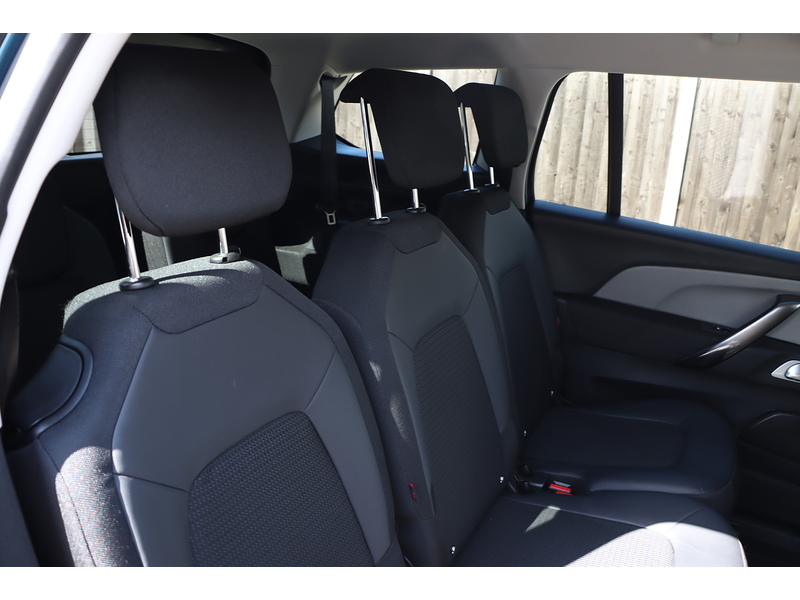 Citroen 1.2 PURETECH SENSE MPV 5DR PETROL EAT8 MANUAL 7 SEATER SATNAV BLUETOOTH APPLE CARPLAY REAR CAMERA PARKING AID 2 OWNERS ONLY 14000 MILES FSH 3 SERVICES 72-74 Mitcham Road