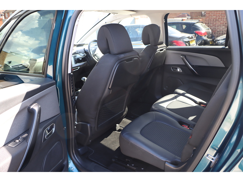 Citroen 1.2 PURETECH SENSE MPV 5DR PETROL EAT8 MANUAL 7 SEATER SATNAV BLUETOOTH APPLE CARPLAY REAR CAMERA PARKING AID 2 OWNERS ONLY 14000 MILES FSH 3 SERVICES 72-74 Mitcham Road