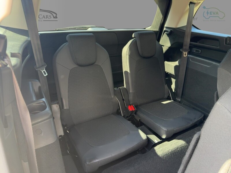 Citroen 1.2 PURETECH SENSE MPV 5DR PETROL EAT8 MANUAL 7 SEATER SATNAV BLUETOOTH APPLE CARPLAY REAR CAMERA PARKING AID 2 OWNERS ONLY 14000 MILES FSH 3 SERVICES 72-74 Mitcham Road