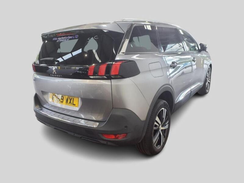 Peugeot 1.2 PURETECH ALLURE SUV 5DR PETROL MANUAL 7 SEATER SATNAV BLUETOOTH DAB RADIO APPLE CARPLAY REAR CAMERA PARKING AIDS JUST 2 OWNERS ONLY 51000 MILES SH 72-74 Mitcham Road