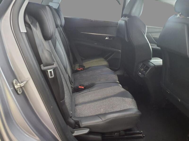 Peugeot 1.2 PURETECH ALLURE SUV 5DR PETROL MANUAL 7 SEATER SATNAV BLUETOOTH DAB RADIO APPLE CARPLAY REAR CAMERA PARKING AIDS JUST 2 OWNERS ONLY 51000 MILES SH 72-74 Mitcham Road