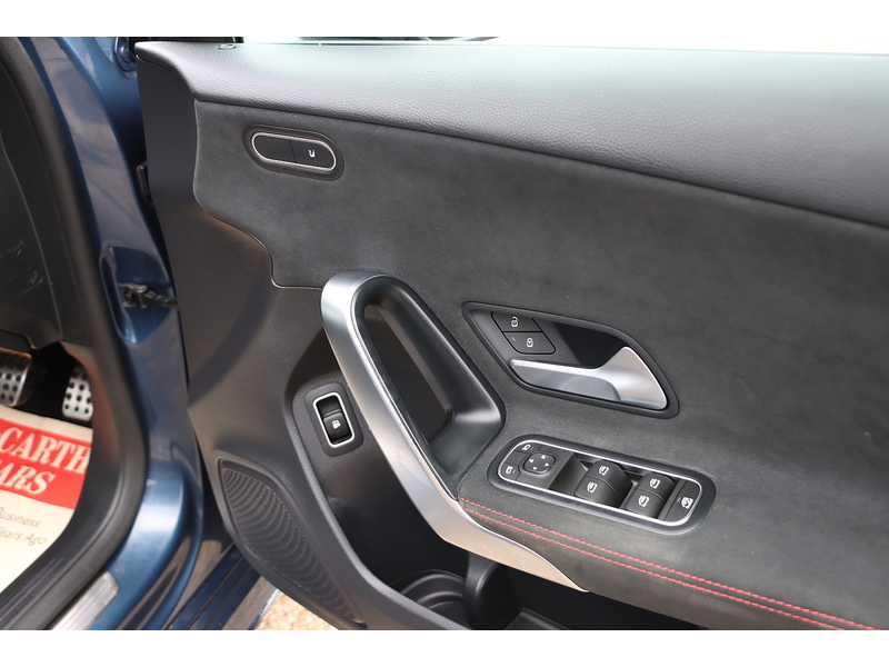 Mercedes-Benz A250E 1.3 15.6KWH AMG LINE HATCHBACK 5DR PETROL PLUG-IN HYBRID AUTO HEATED SEATS SAT NAV BLUETOOTH DAB STEREO REAR CAMERA JUST 1 OWNER 71000 MILES FSH 72-74 Mitcham Road