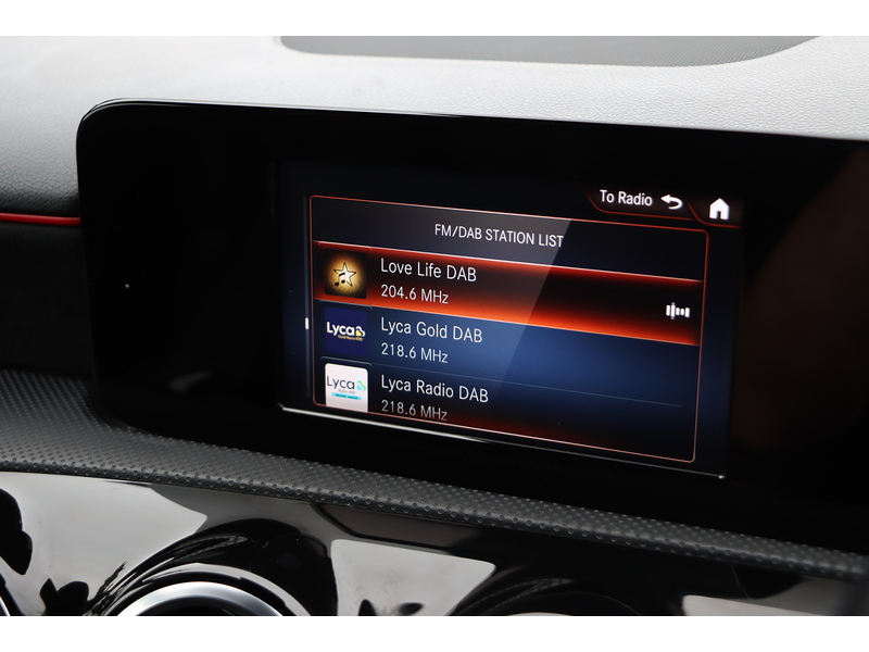 Mercedes-Benz A250E 1.3 15.6KWH AMG LINE HATCHBACK 5DR PETROL PLUG-IN HYBRID AUTO HEATED SEATS SAT NAV BLUETOOTH DAB STEREO REAR CAMERA JUST 1 OWNER 71000 MILES FSH 72-74 Mitcham Road