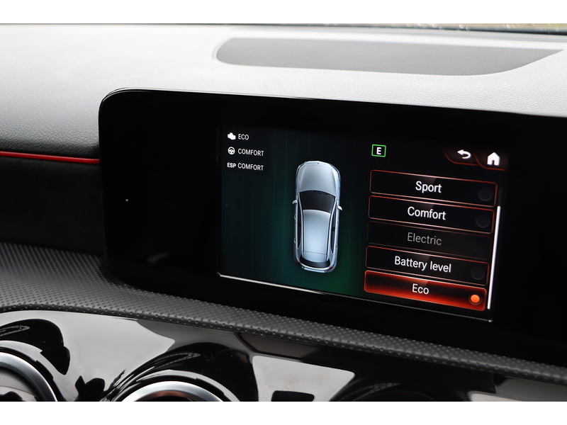 Mercedes-Benz A250E 1.3 15.6KWH AMG LINE HATCHBACK 5DR PETROL PLUG-IN HYBRID AUTO HEATED SEATS SAT NAV BLUETOOTH DAB STEREO REAR CAMERA JUST 1 OWNER 71000 MILES FSH 72-74 Mitcham Road