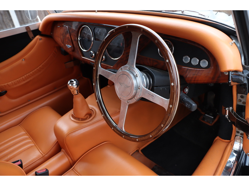 Morgan 3000 3700 2DR CONVERTIBLE PETROL MANUAL CONVERTIBLE ROOF BLUETOOTH STEREO CD PLAYER AUX/USB INPUT ONLY 18000 MILES SH NO ULEZ CHARGE 72-74 Mitcham Road